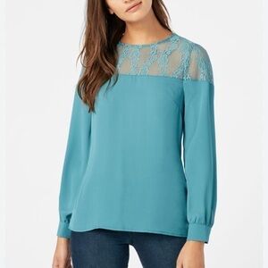 JustFab blue lace mix top NWT 2X